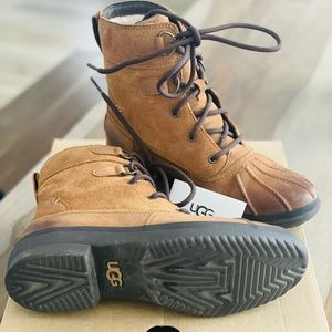 UGG Womens Azaria Waterproof Duckboot